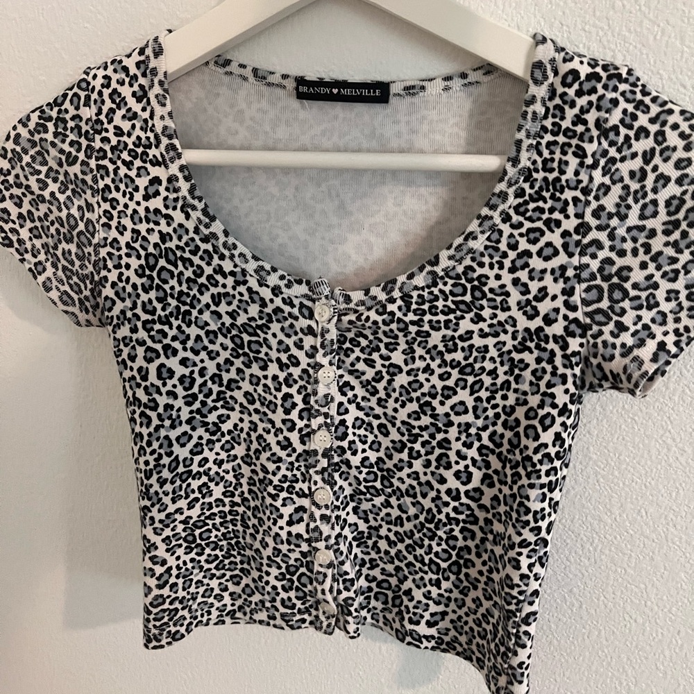 Brandy Melville cheetah print tee